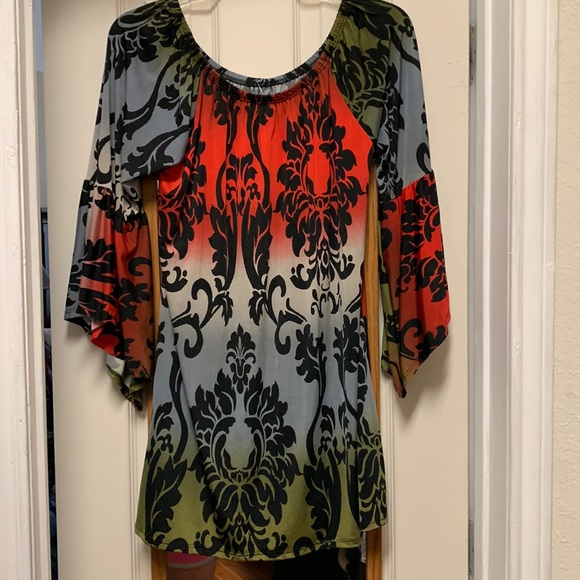 Chico stretch multi color tunic with beautiful bell sleeves. - Picture 1 of 5